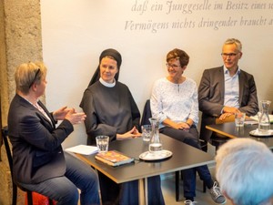 Podiumsgespräch 100 Jahre Silja Walter (12).jpg